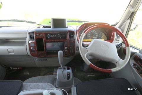 キャンピングカー ZiL カムロード用 センターコンソール バンテック