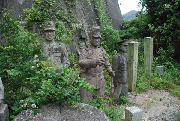 たぬき寺の軍人墓地 (17)