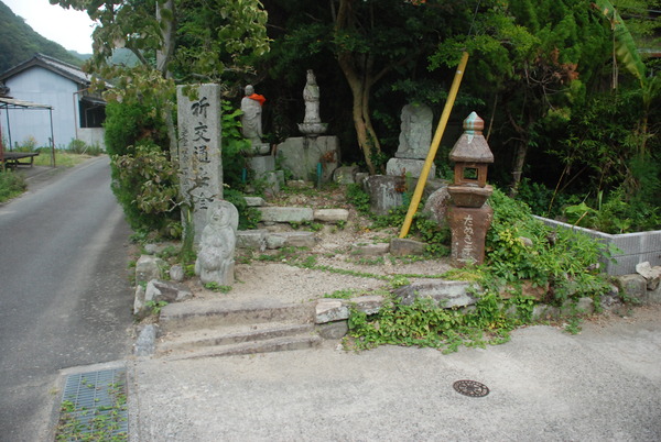 たぬき寺の軍人墓地 (2)