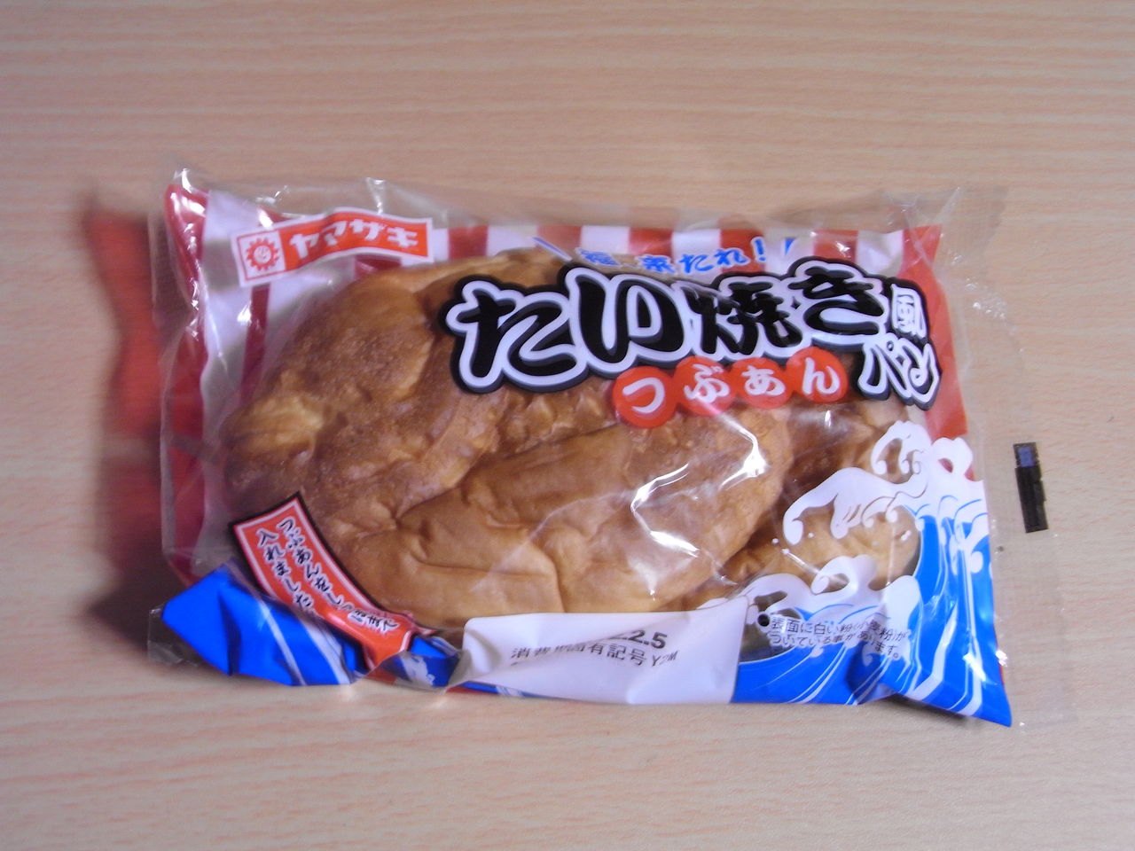 ヤマザキ たい焼き風パン
