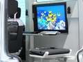 35インチ液晶モニター