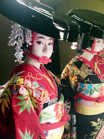 振袖 日本舞踊 藤娘など踊れる振袖 今の映画国宝の藤娘で