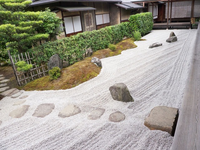 1970825