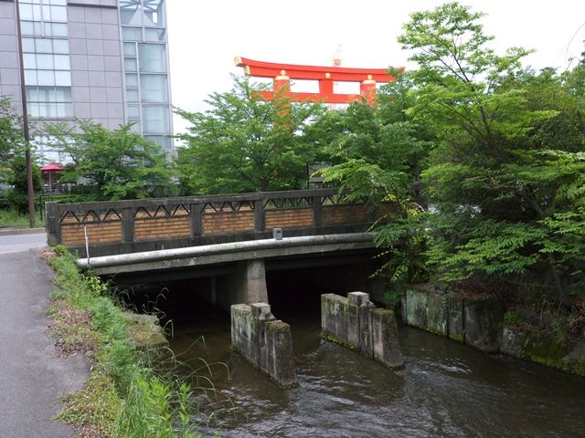 1970685