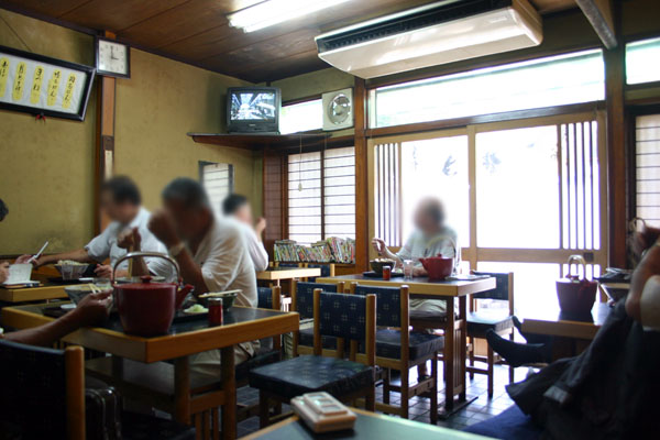 店内@角萬向島