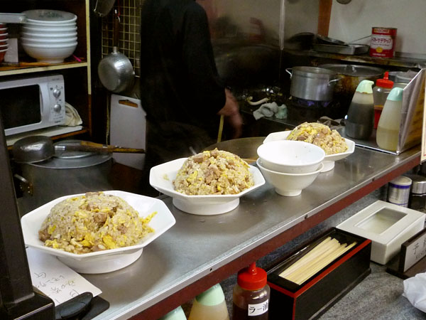 丸鶴チャーハン3つ