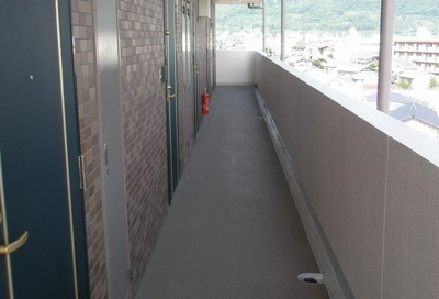 釘を刺すか引っ越すかかねぇ