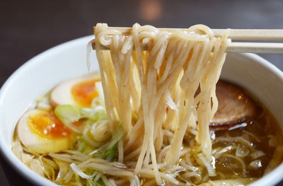 ここ十数年海外にいた兄とラーメン屋で食事をしているところを旦那が目撃 浮気と勘違いして家出してしまいました