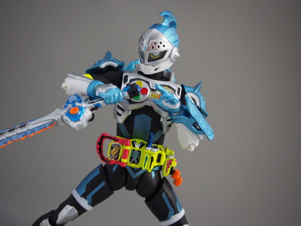 S.H. 仮面ライダースナイプ、仮面ライダーブレイブ 2点まとめ売り Amazon.co.jp: TAMASHII NATIONS S.H.フィギュアーツ 仮面