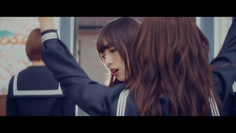 欅坂46 『割れたスマホ』 140