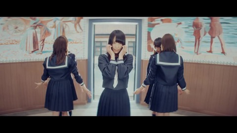 欅坂46 『割れたスマホ』 325