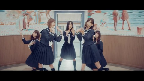 欅坂46 『割れたスマホ』 026