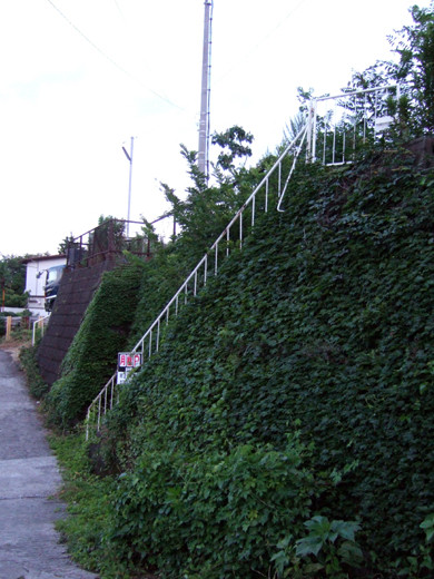もう人は通れない地形階段と詩人の坂道2
