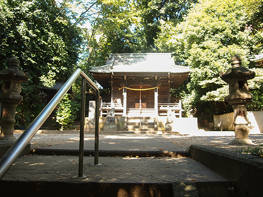 岡本八幡神社のおとこ坂?そしてユーミンの石灯篭。。7