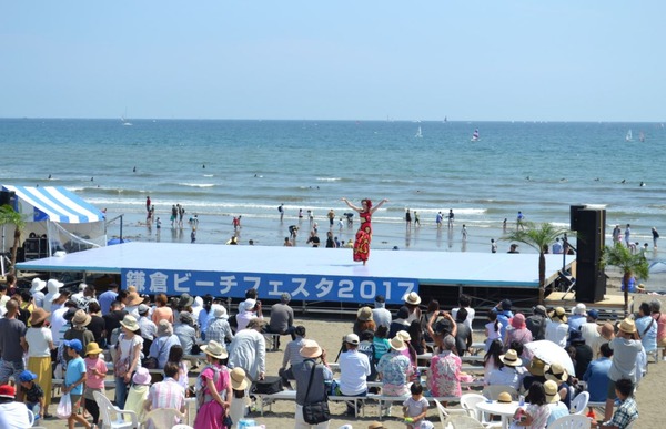 由比ガ浜市民で賑わうビーチフェスタの