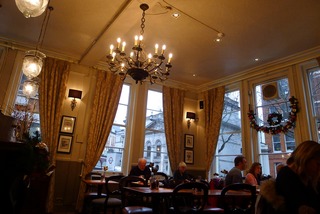 イギリスロンドン名物NICHOLSON'S The Bear & STAFFのフィッシュアンドチップス @ロンドン