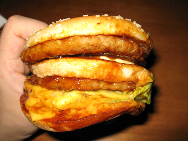 マクドナルドの「三角マンゴーパイ」を食す!