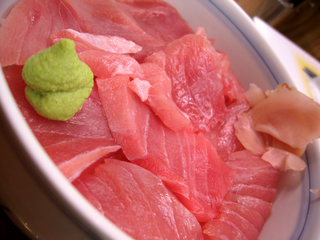 静岡県、焼津さかなセンターで新鮮なマグロを食す!