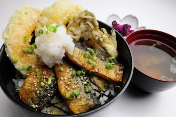 さんまと舞茸の秋味丼定食