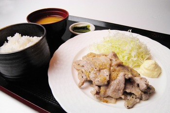 ネギ塩豚カルビ定食