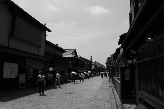 京都・東山区・【モノクロさんぽ】花見小路界隈20150624-1