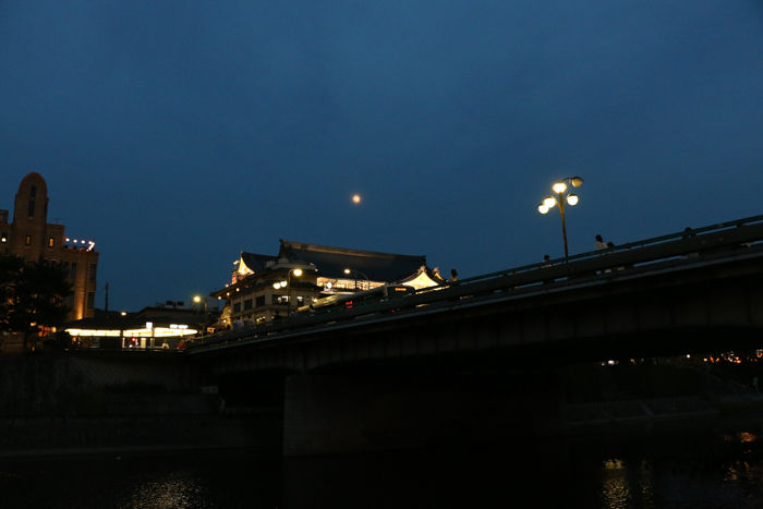 京都・中京区・東山区・下京区・四条大橋20150601-5