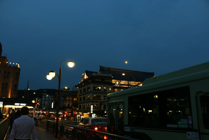 京都・中京区・東山区・下京区・四条大橋20150601-2