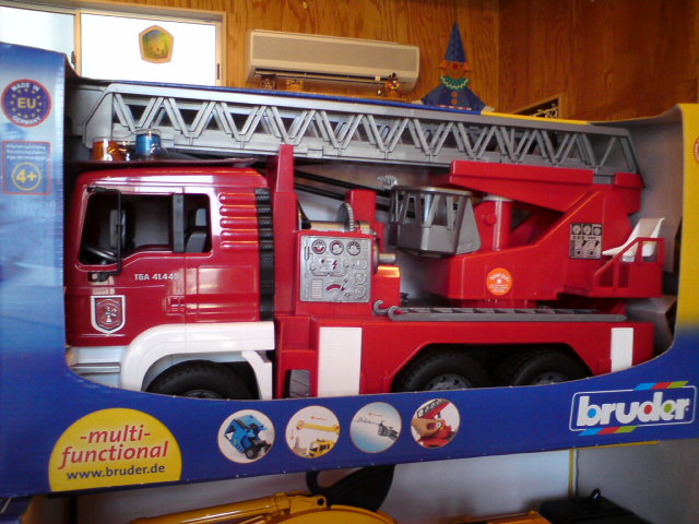 初入荷♪『MAN 消防車』ドイツ・ブルーダー社 : 木のおもちゃで