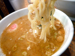 Osaka-tamagorou08ramen2