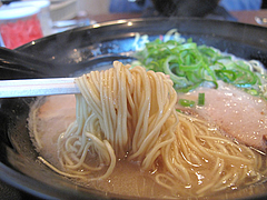 9ランチ:元祖博多ラーメンの極細麺@博多ラーメン・伍ノ壱・次郎丸
