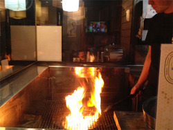 3炭火焼き中@別府丸万