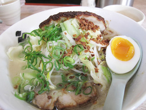 11焼きとろろ・三平ラーメン850円@三平ラーメン本店