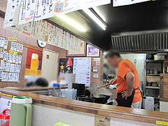 店内:カウンター席@博多ラーメンおとみさん・高宮