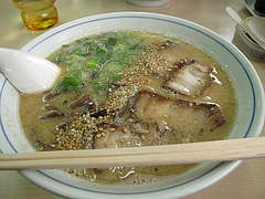 料理:ラーメン単品500円@博多ラーメン・味好・春日