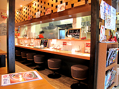 店内:カウンターとテーブル席@チャイニーズダイニング斉(さい)・警固