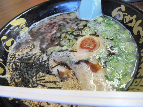 23黒らーめん700円