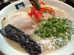 ラーメン640円@魁龍・小倉魚町店