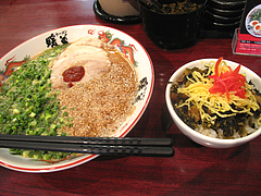 ラーメン:ネギごまラーメン650円+チャーシュー高菜丼100円@暖暮・博多中洲店
