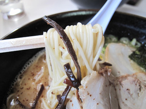 9玉子ラーメン麺@とろく黒亭