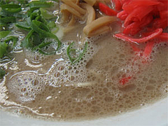 料理:ラーメンのスープ@魁龍博多本店