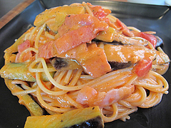 13ランチ:ナスとベーコンのトマトクリームパスタ@baby's cafe(ベイビーズカフェ)・ドッグカフェ