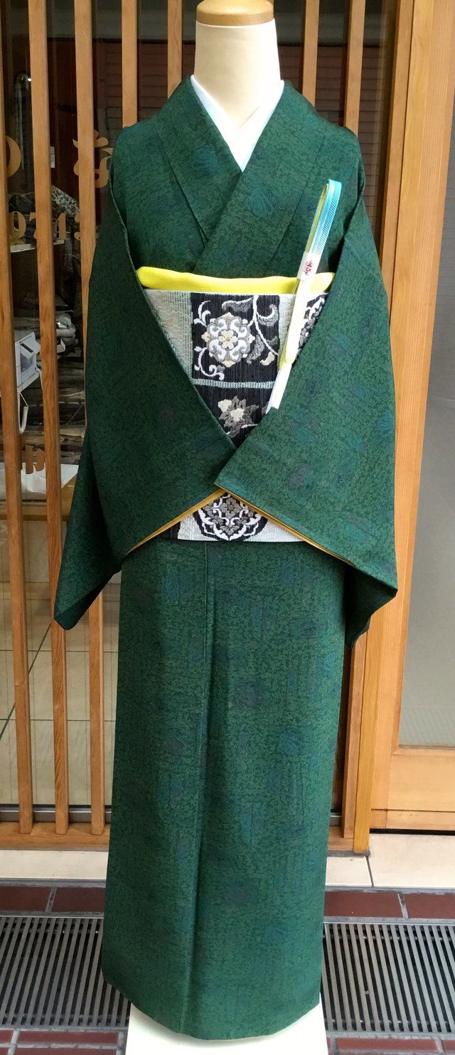 緑地平等院梵鐘文中村勇二郎製江戸小紋と薄緑暈し地色紙秀麗華文 緑地平等院梵鐘文中村勇二郎製江戸小紋と薄緑暈し地色紙秀麗華文