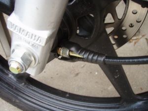 メーターワイヤゴム割れ