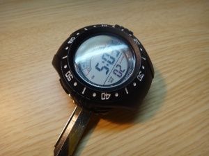 カギに時計を5
