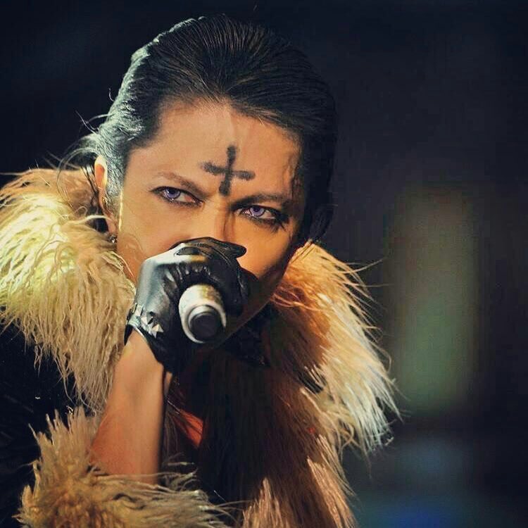 本物の団長だあああああ Hydeの Hunter Hunter クロロ仮装が次元の壁をぶち壊す 気になる今日のまとめ