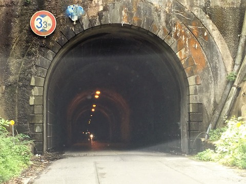 トンネル