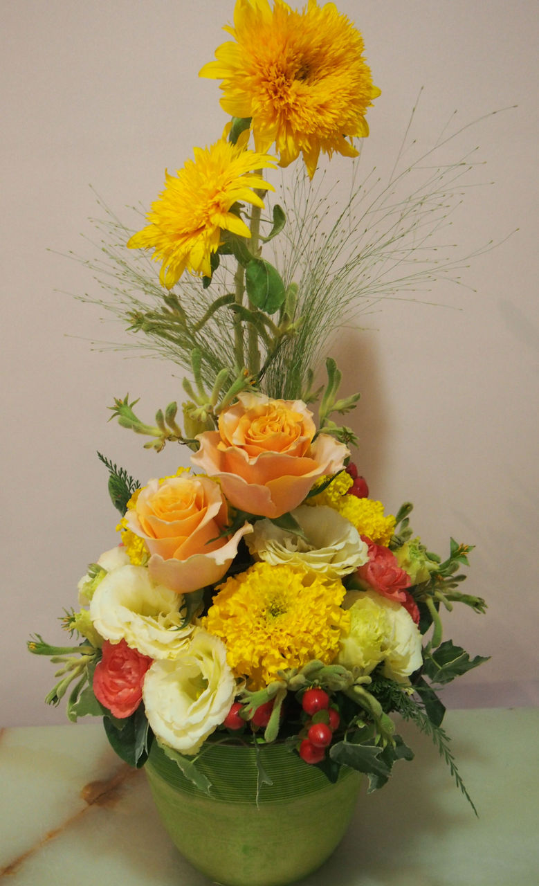 花ギフト|フラワーギフト|誕生日 花|カノシェ話題|スタンド花|ウエディングブーケ|花束|花屋|55961