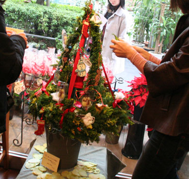 花ギフト｜フラワーギフト｜誕生日　花｜カノシェ話題｜スタンド花｜ウエディングブーケ｜花束｜花屋｜ツリーつける