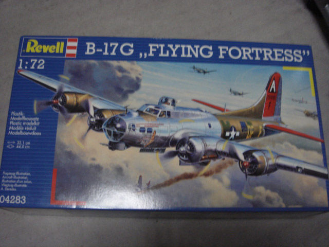 レベル製　b17 フライングフォートレス　二個一仕様 1/72 完成品 レベル製 b17 フライングフォートレス 二個一仕様 1/72 完成品