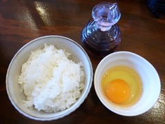おお田_平飼い鶏の卵かけめし_201808